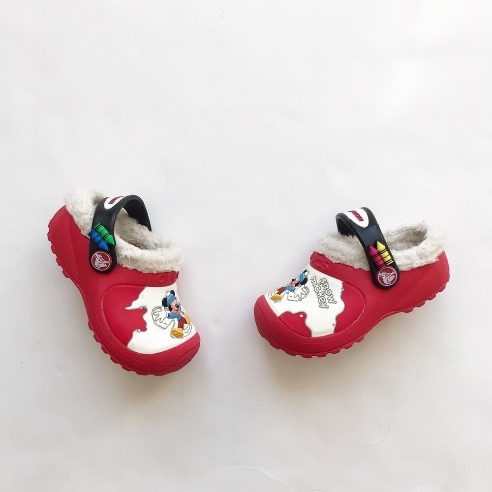 Crocs Mickey fuzzy lined clog sandal VGUC size 5/6